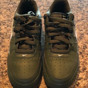 Nike Air Force Ones Size 6 Youth